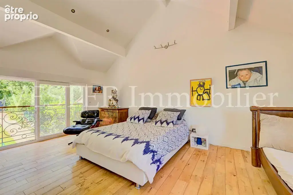 Sur un terrain de 3  000m², très agréable maison familiale d’environ 175m² - photo 12