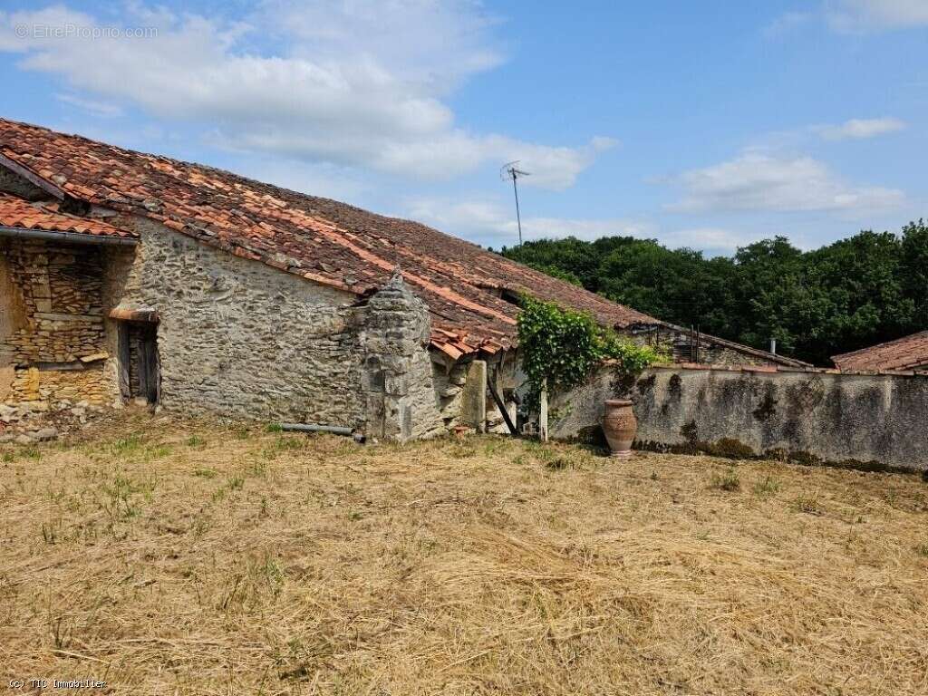 Maison à SAINT-CLAUD