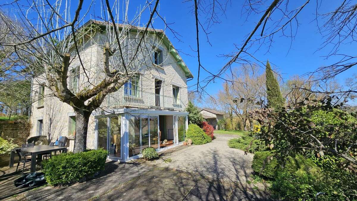 Maison à LAPENCHE