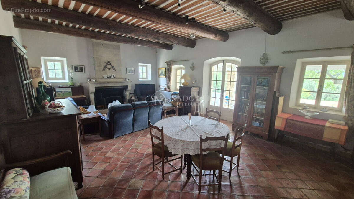 Maison à CABRIERES-D'AVIGNON