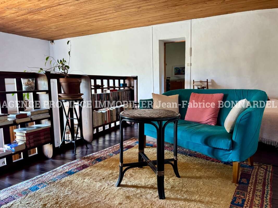 Maison 242 m² à Grillon  - photo 12