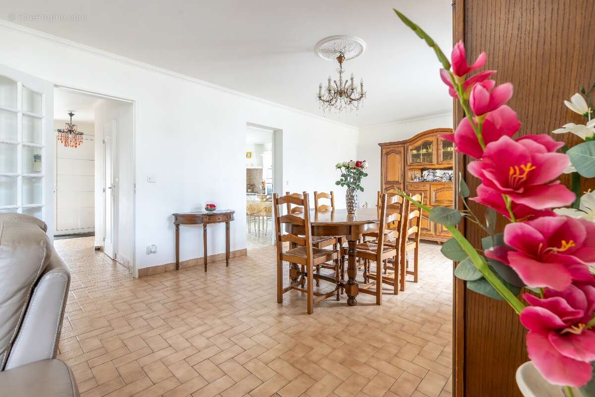 Maison 121 m² à Pontault-Combault  - photo 6