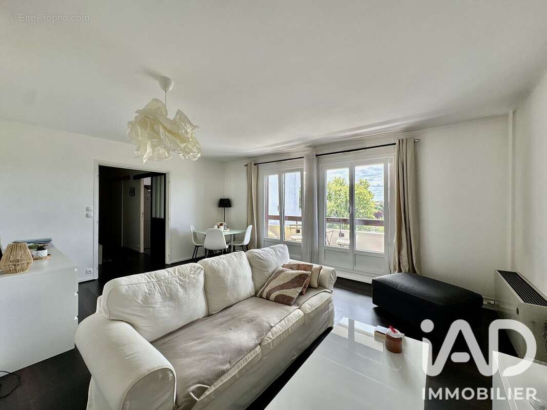Photo 3 - Appartement à LE COUDRAY-MONTCEAUX