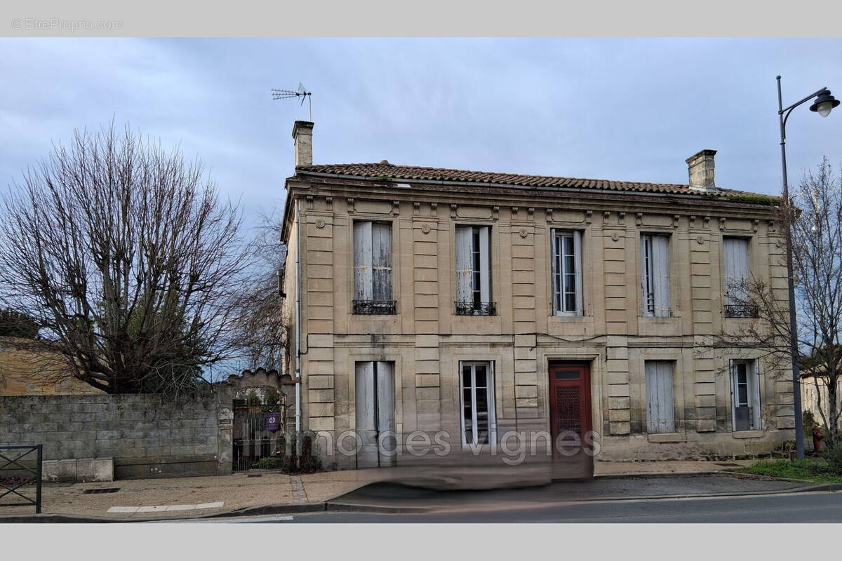 Maison à AMBARES-ET-LAGRAVE