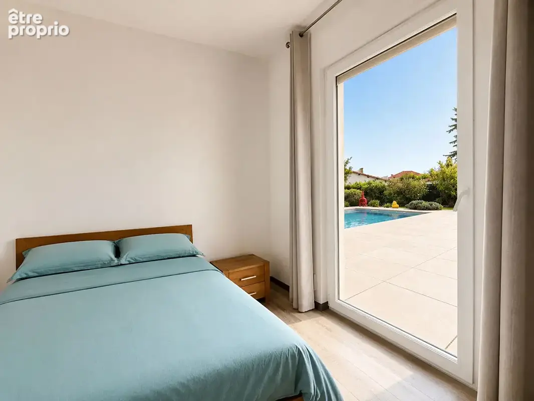 CENTRE VILLE - Maison contemporaine avec garage & piscine - photo 6