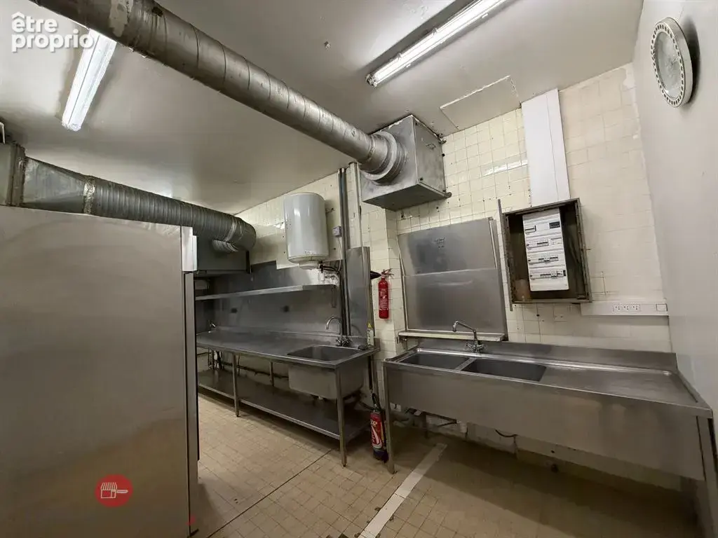 Murs libres 200 m² avec extraction 400 cm3 tous commerces ! - photo 5