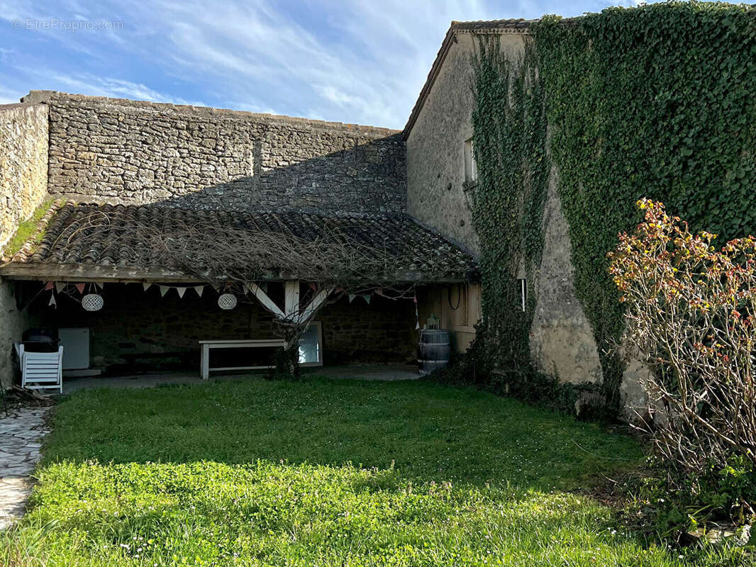 Chaleureuse demeure de campagne au potentiel exceptionnel - photo 17