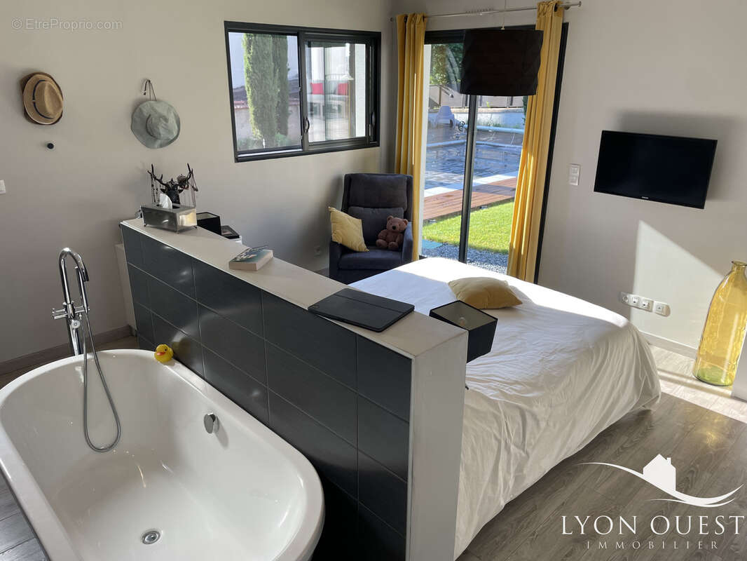 Maison à TASSIN-LA-DEMI-LUNE