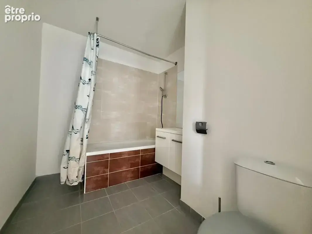 Appartement T 2 - résidence de 2016- ascenseur-terrasse-parking privatif - photo 7