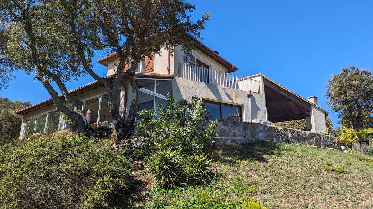 Maison à LAROQUE-DES-ALBERES
