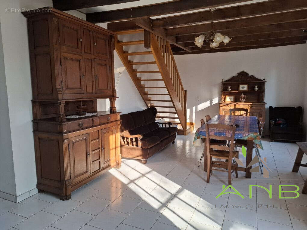 Maison 103 m² à Javerlhac-Et-La-Chapelle-Saint-Robert  - photo 6