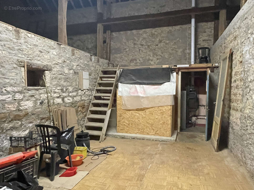 Maison à CHAMPROUGIER