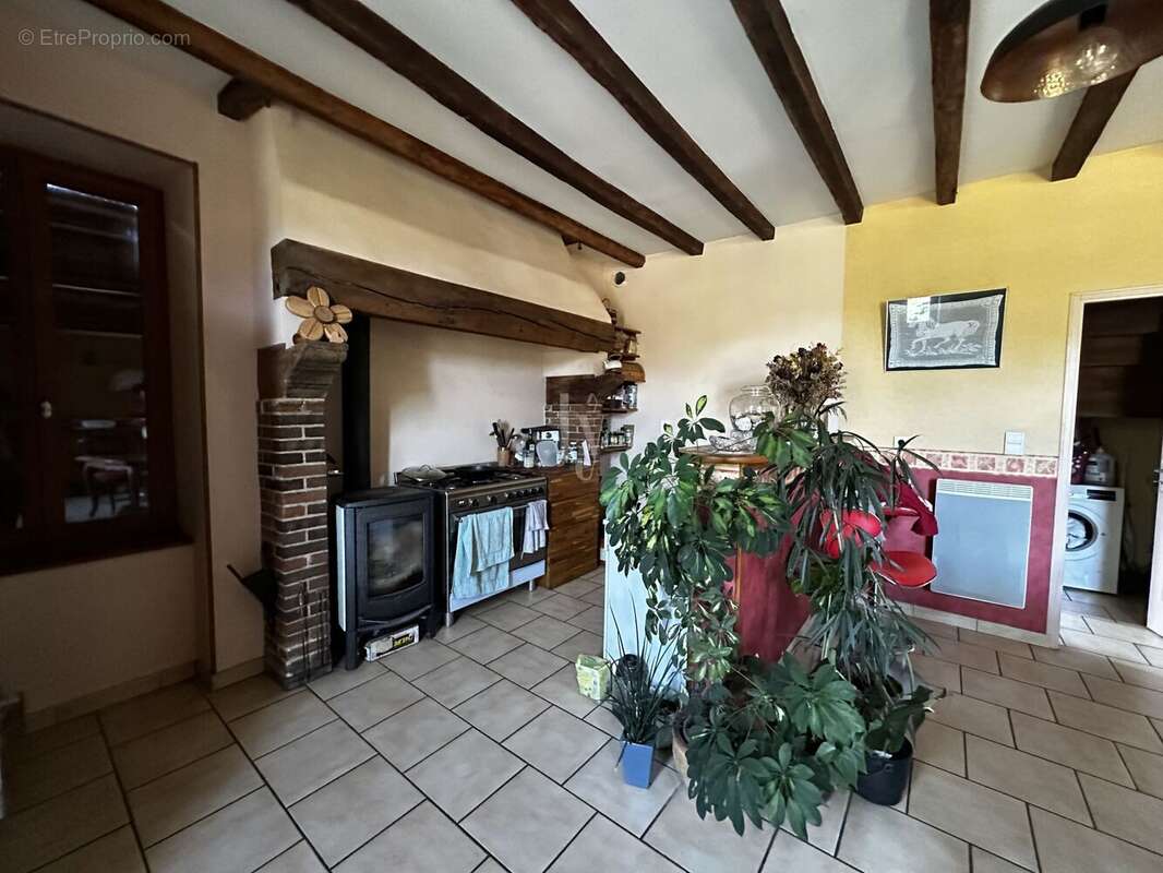 Maison à VICQ-SUR-BREUILH