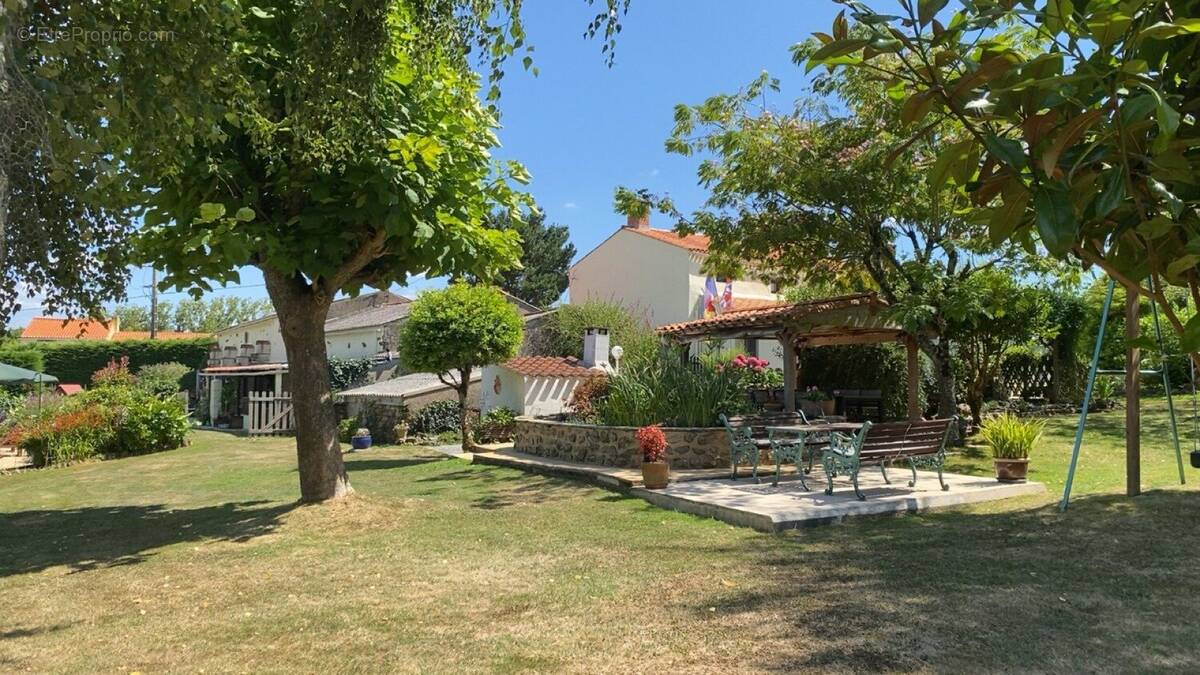 Maison à MACHE