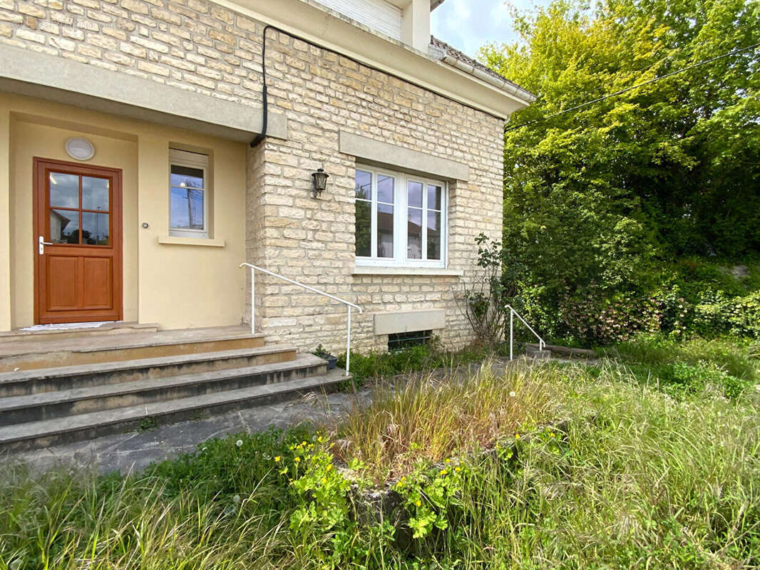 Appartement à PONT-SAINTE-MARIE