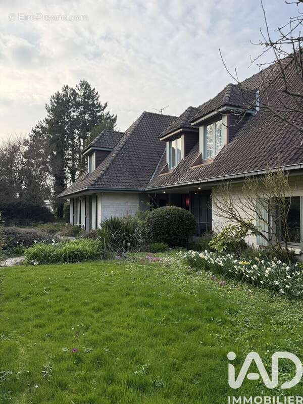 Maison 300 m² à Saint-Floris  - photo 2
