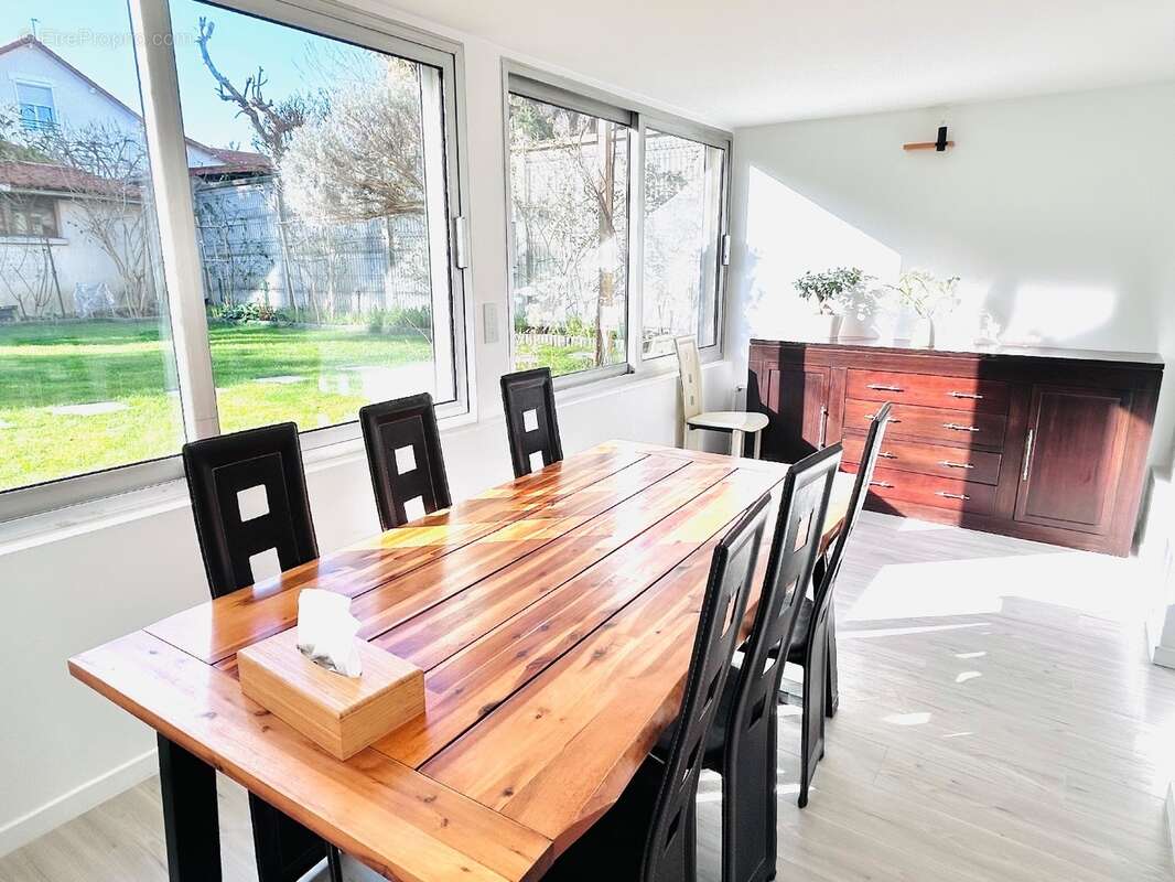 Maison à L'HAY-LES-ROSES