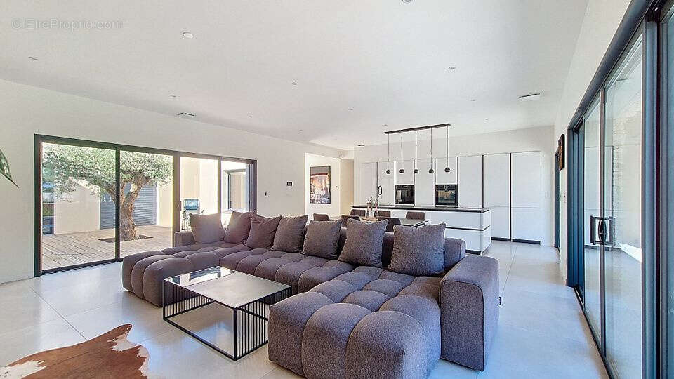 Villa contemporaine de standing   190 m2   hauteurs de nîmes   terrain 3 035 m2   piscine   calme abso - photo 9