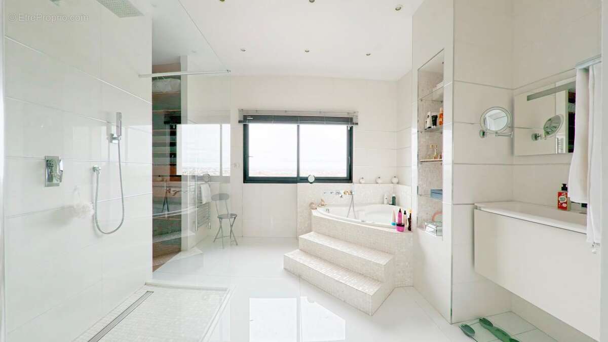 Maison à SAINT-MAUR-DES-FOSSES