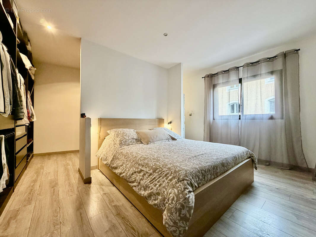 Appartement à LA VALETTE-DU-VAR