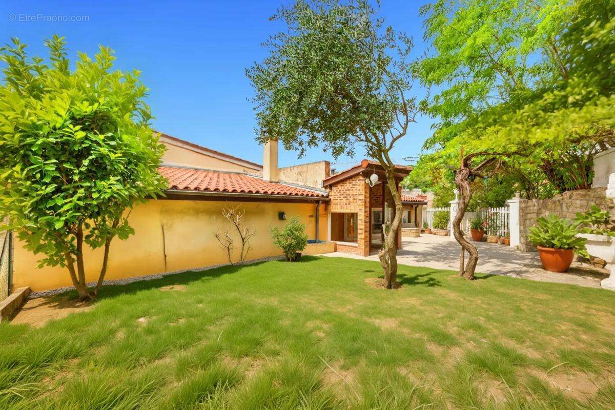 Appartement à LYON-5E