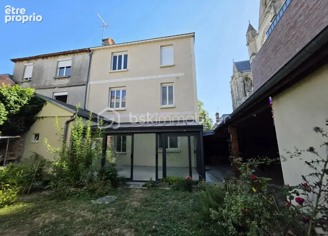 Maison de caractère, 7 chambres avec jardin et stationnement… en plein centre de saint-quentin ! - photo 15