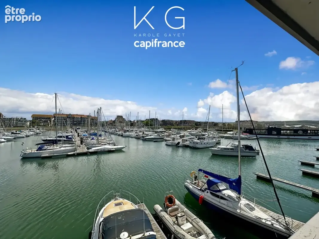 Port-Deauville à vendre appartement 104 m2 3 chambres avec terrasse exposée sud-est et vue panoramique sur le bassin - photo 3