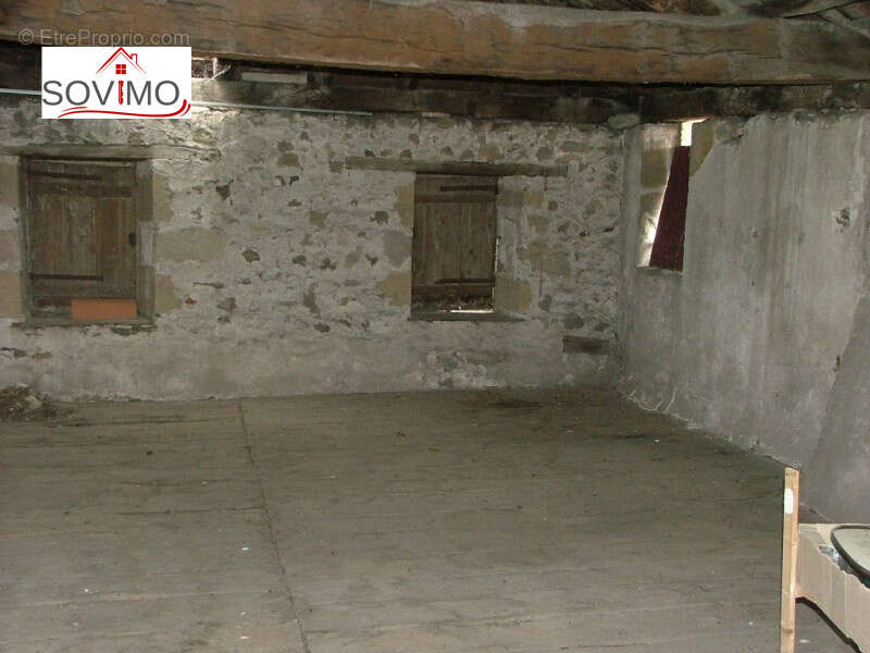 Immeuble a investissement locatif : 2 appts + 1 local commercial - photo 12