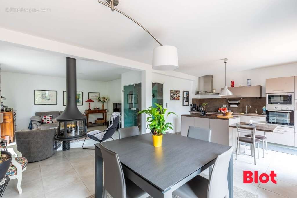 Maison 151 m² à Betton  - photo 2