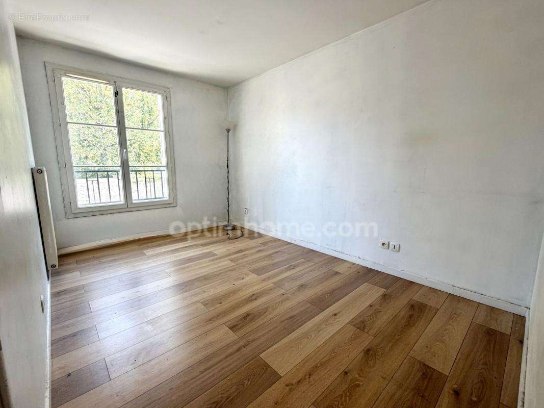 Maison 4 chambres + double garage + parking - photo 11