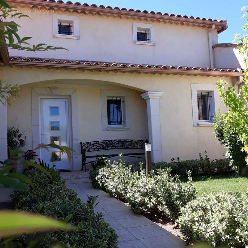 Maison à AUPS