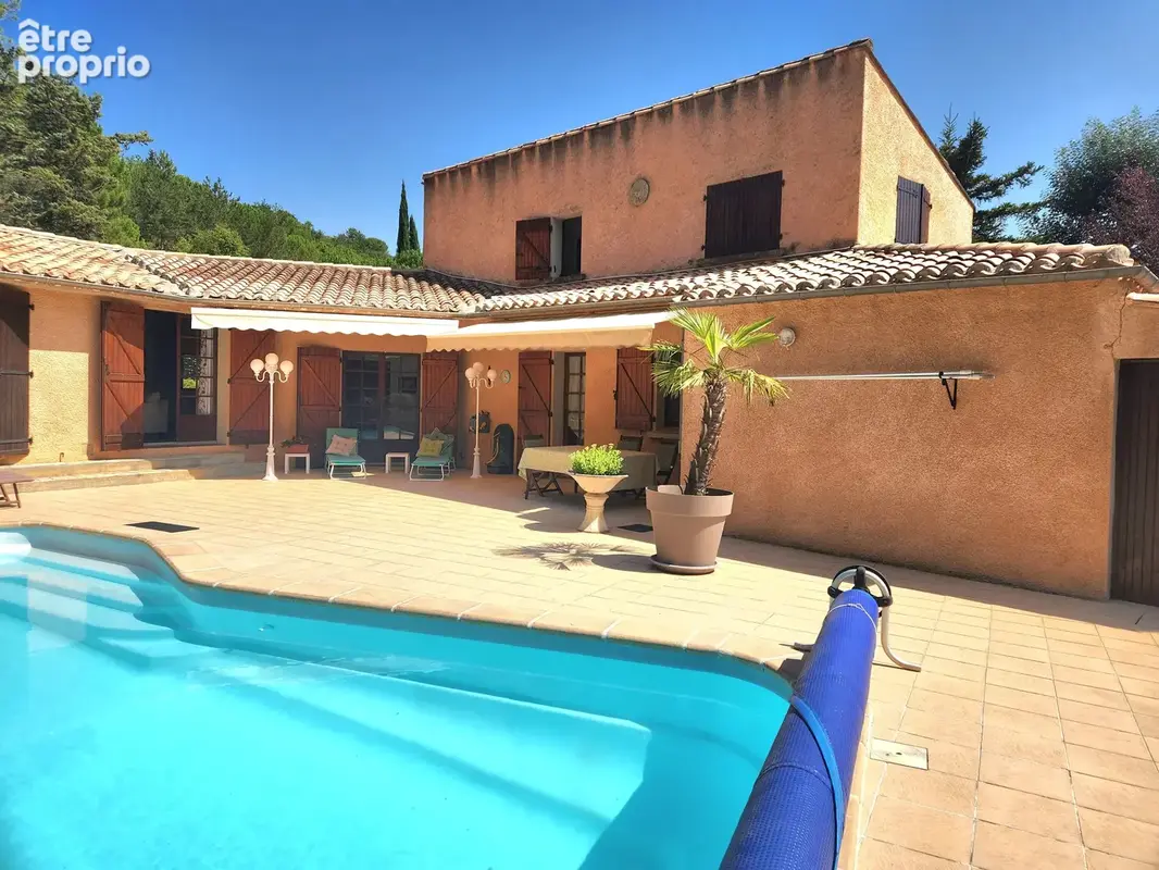 Belle Propriété Indépendante de 5 Chambres Avec Piscine, Vues et Garage - photo 14