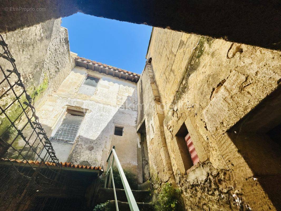 Maison à BEZOUCE