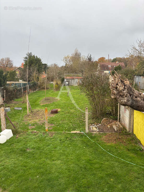 Maison à DUN-LE-POELIER