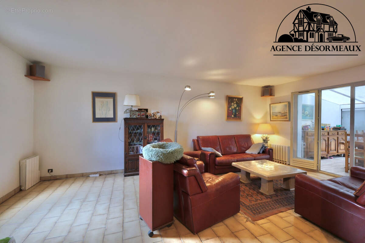 Maison à CHERISY
