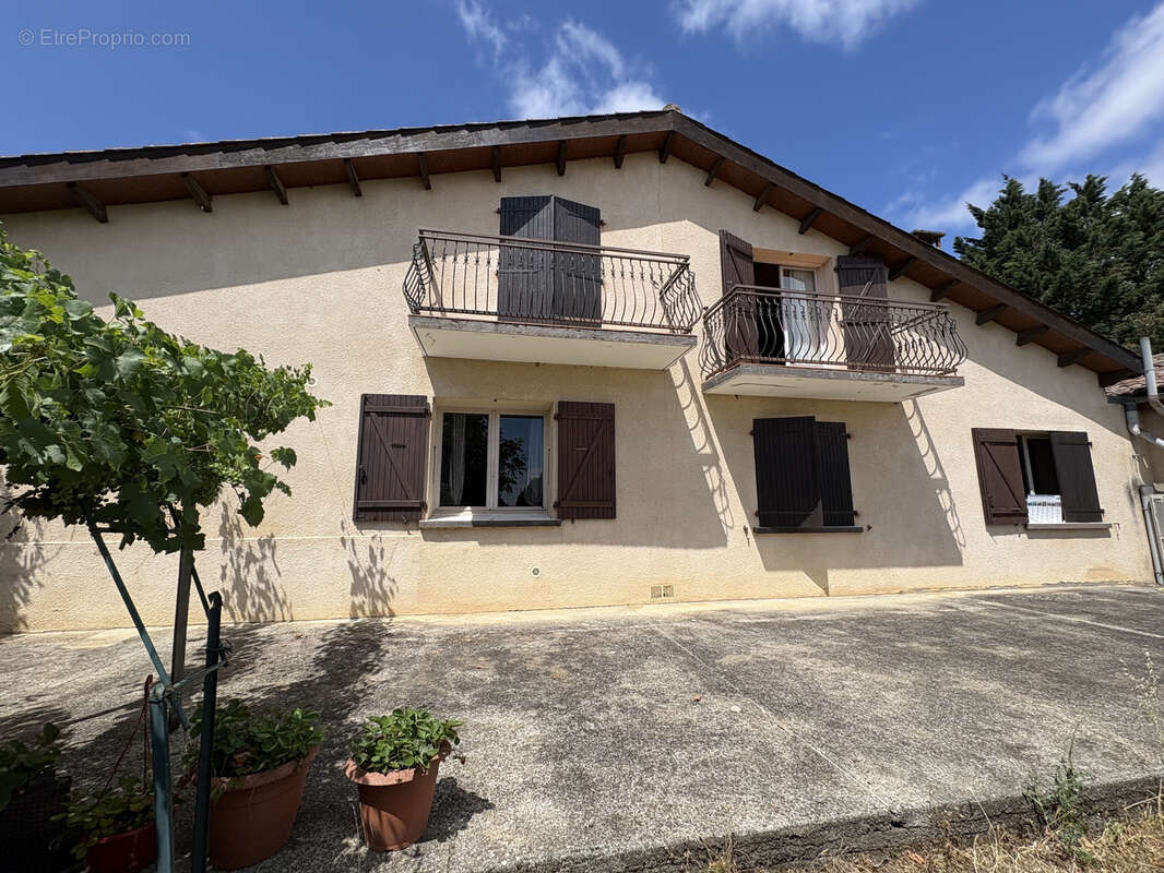 Maison T6 à vendre 31470 Bonrepos-sur-Aussonnelle ancienne ferme - photo 2