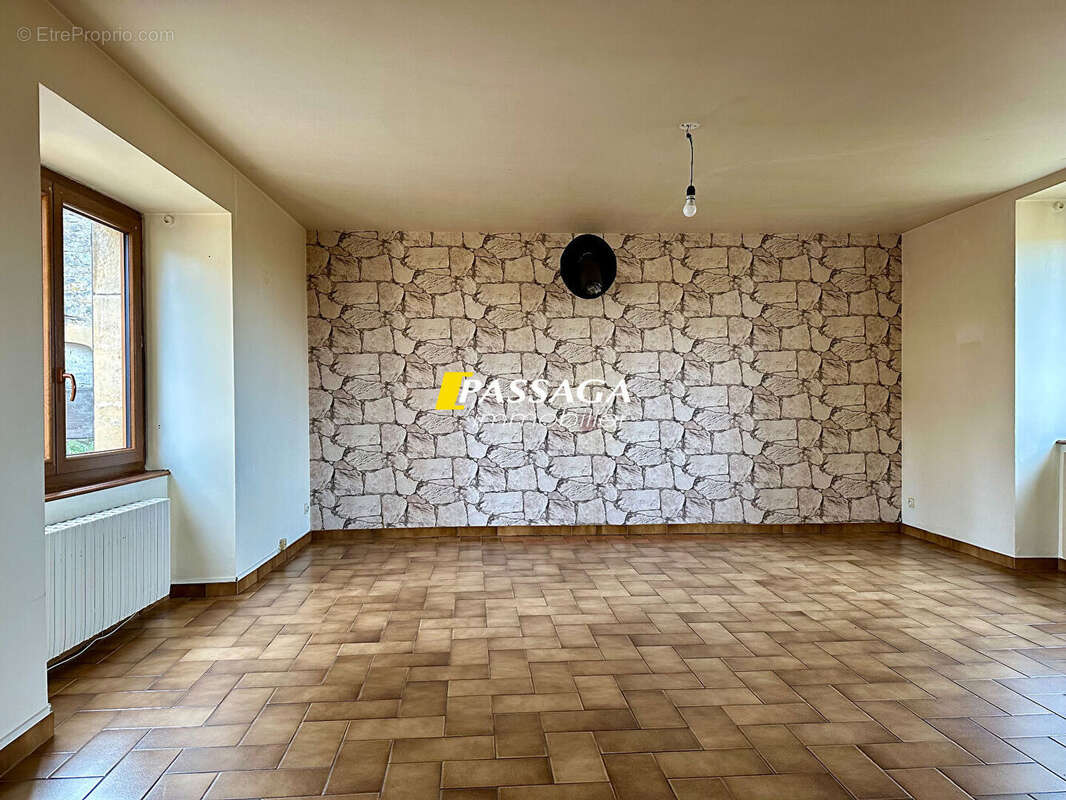 Maison à PIERREFICHE