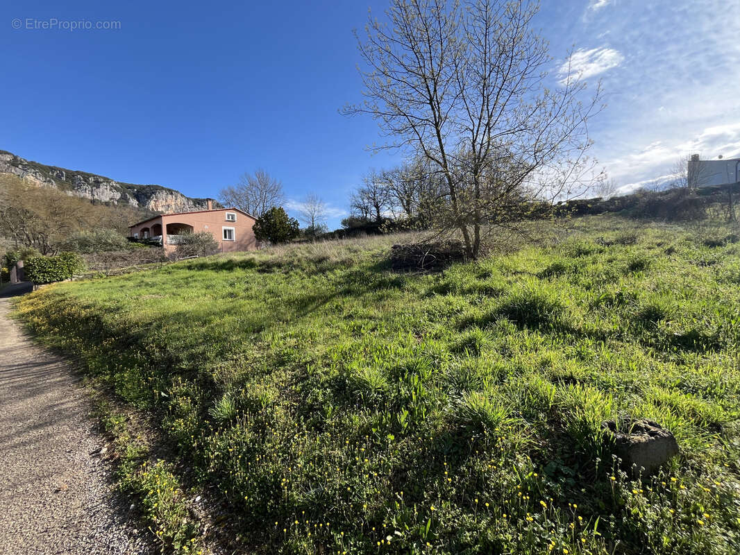 Terrain à SAINT-BAUZILLE-DE-PUTOIS