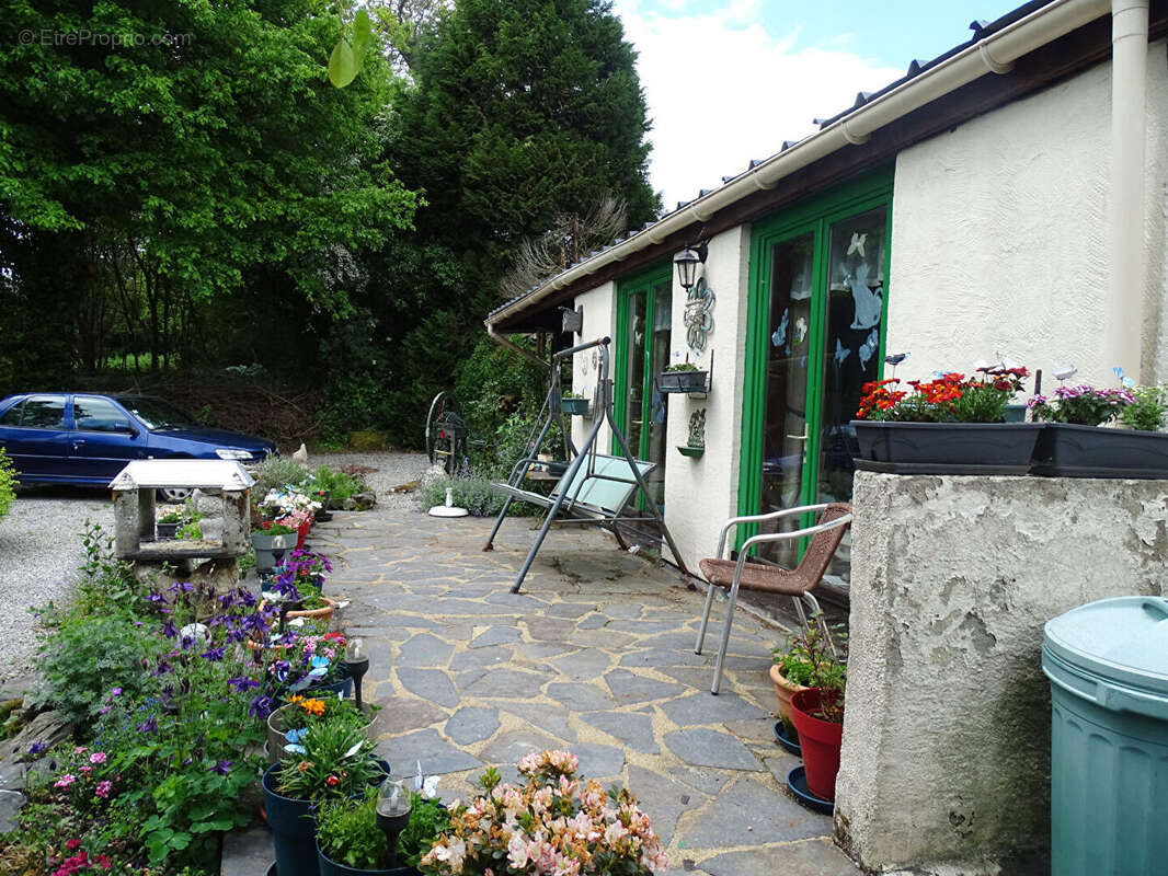 Maison à SAINTE-TREPHINE