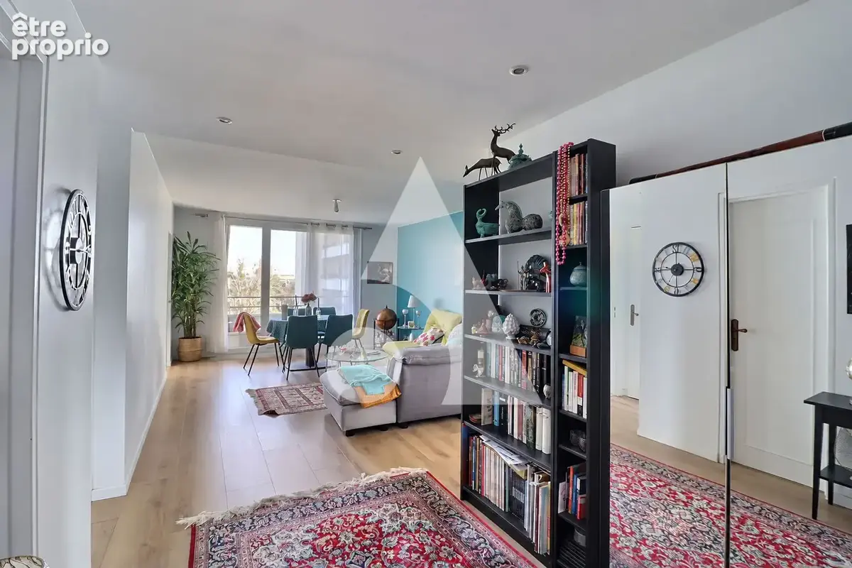 Appartement 4 pièces clé en main / Lumineux, rénové avec goût et proche commodités - photo 4