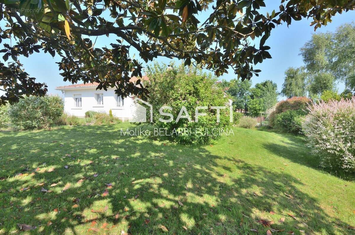 Photo 1 - Maison à GROSBREUIL