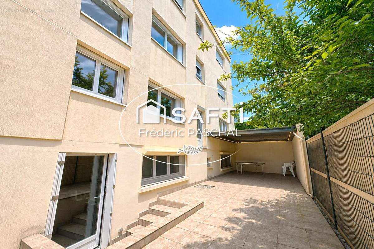 Photo 2 - Appartement à SURESNES