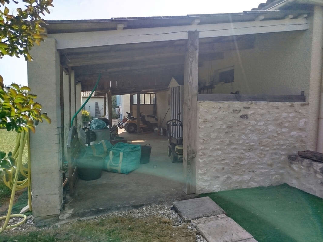 Belle maison familiale de 159 m2 avec piscine sur une parcelle arborée de 2 363 m2 - photo 31