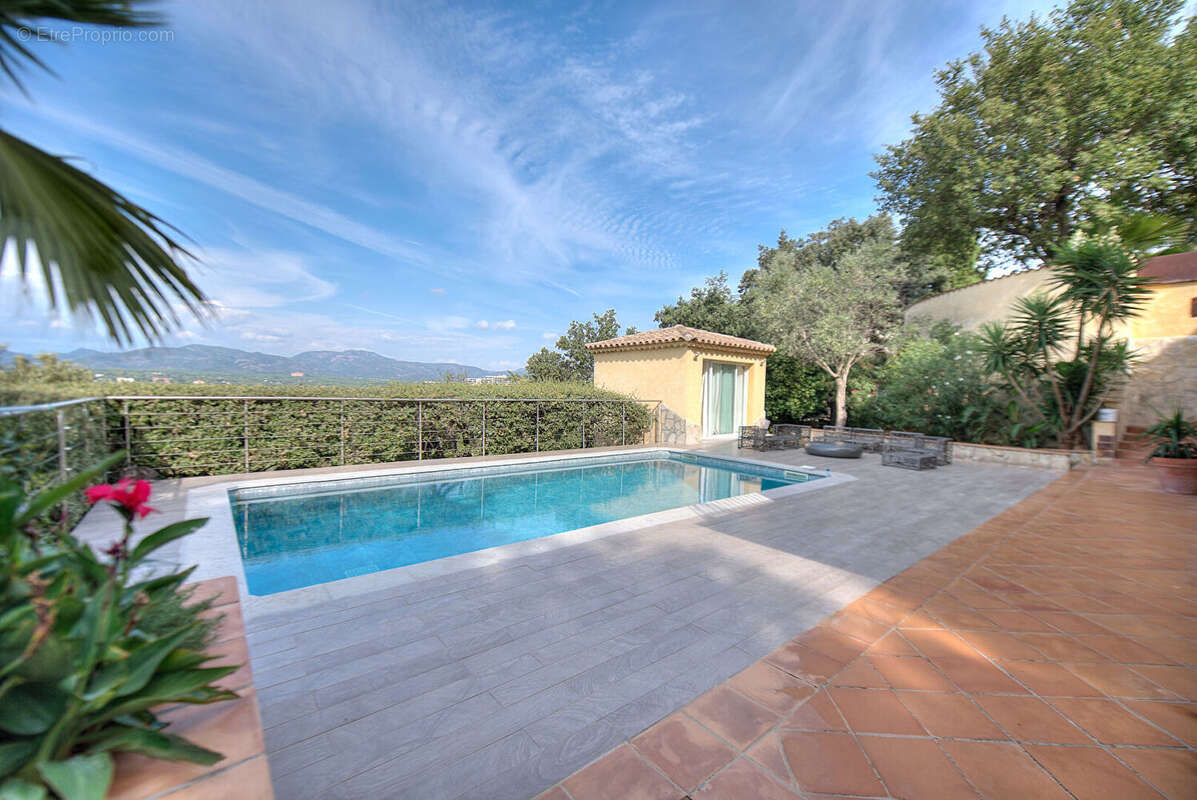 Saint raphael villa 5 pieces vue tres degagee provencale - photo 2