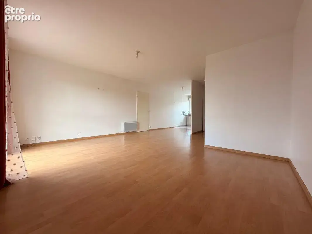 Appartement lumineux 3 pièces avec 2 places de parking – Résidence Les Cités Impériales - photo 2