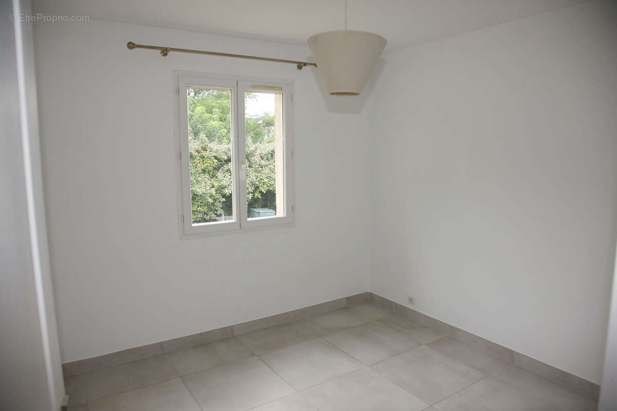 BELLEGARDE   Villa plain-pied avec piscine sur 1 000 m2 de terrain - photo 7
