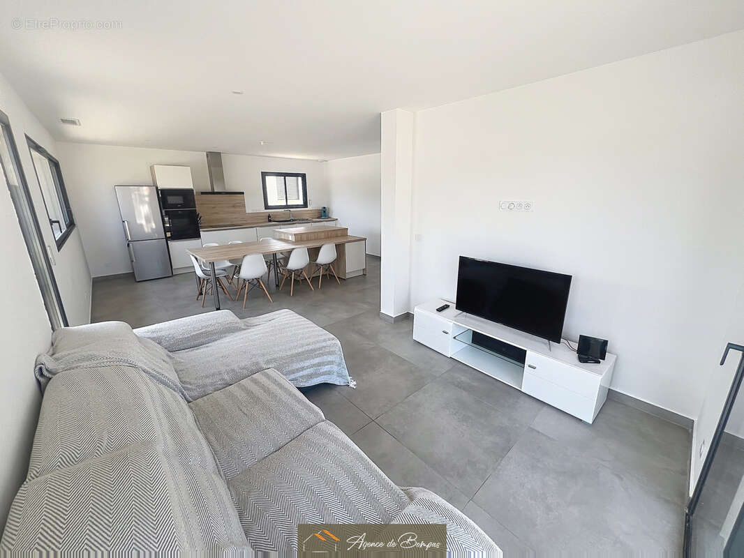 Secteur residentiel - villa 3 faces 123  m2 hbts  sur 356 m2 de terrain  - - photo 3