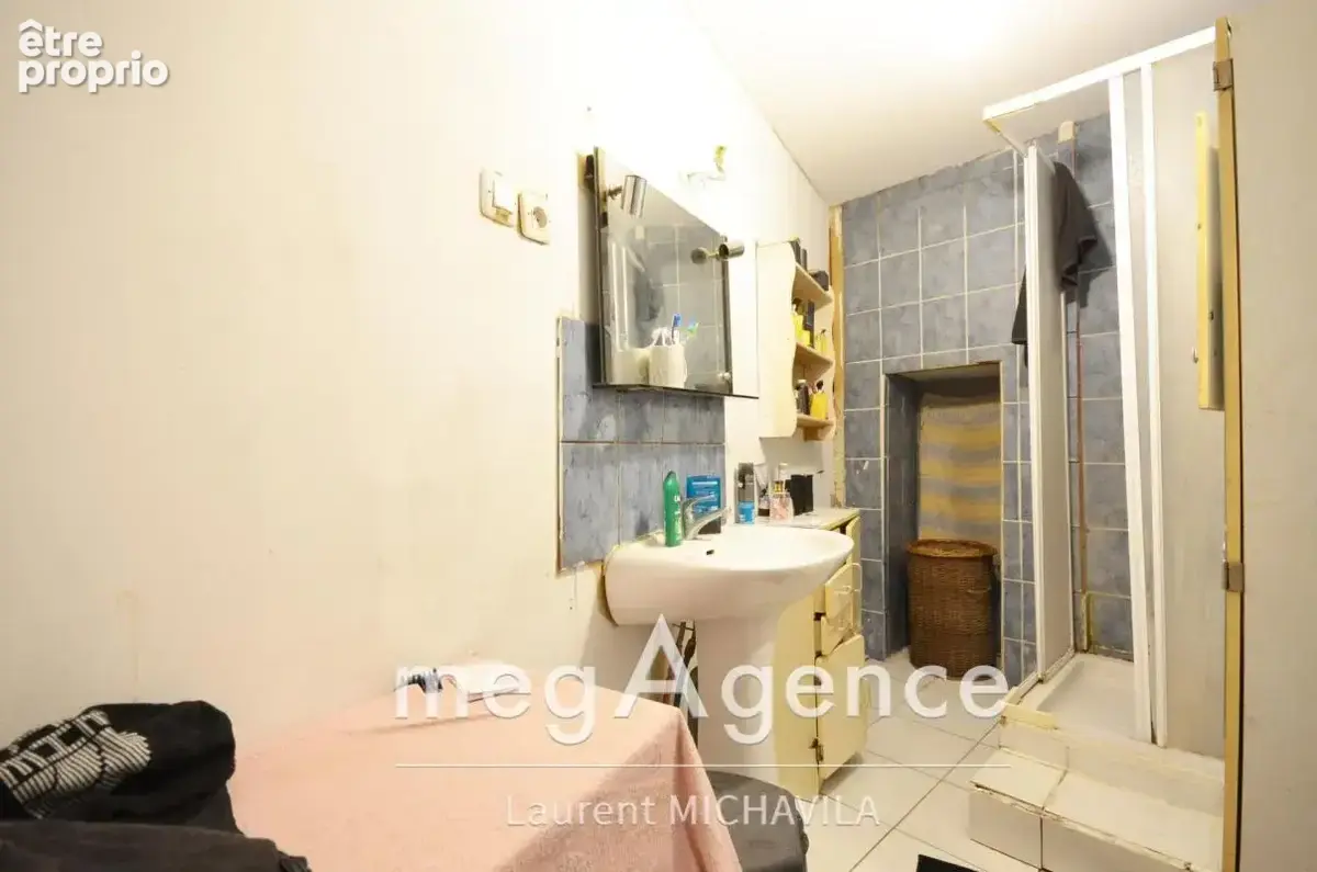 Grande maison de village avec cours à beau potentiel - photo 6