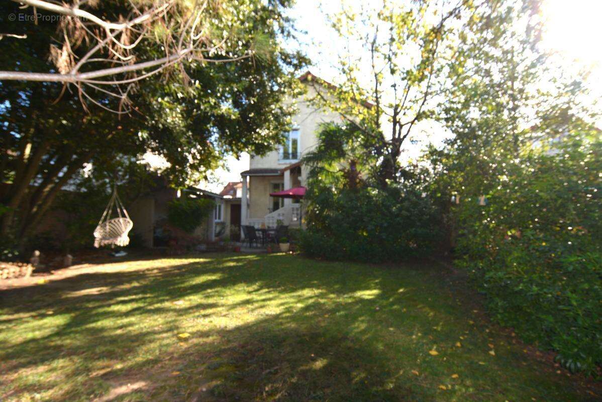 Maison à VILLENEUVE-LE-ROI