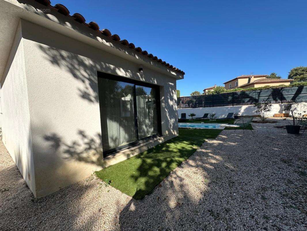Six-fours-les-plages –  magnifique maison neuve avec piscine - photo 3